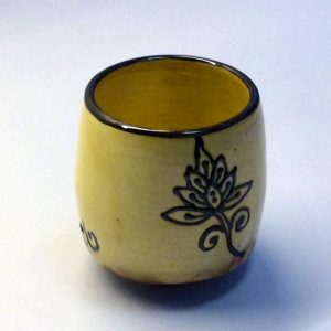 beker (yunomi), met bloem motief, licht